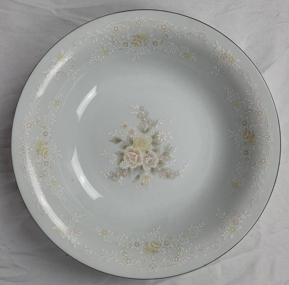 Crescent Fine China Jie Pai Bowl Painted Golden Flowers and Accents